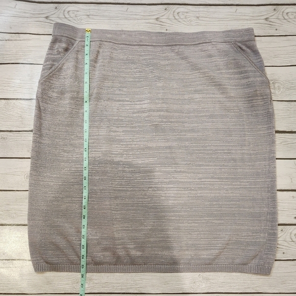 MARLAWAYNNE Womens Size 2X Matte and Shine Easy Knit Skirt with Two Pockets NWT - Picture 10 of 14